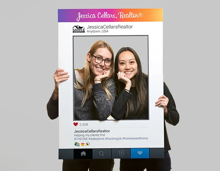 Social Media Frames Lahore